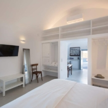 2724a03b-74b7-4bb9-bf03-27a024f0e45f